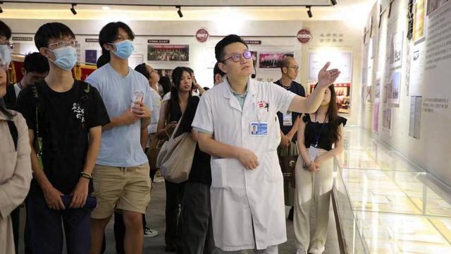 香港学子赴成都八一骨科医院研学，共促中医药文化开放创新发展