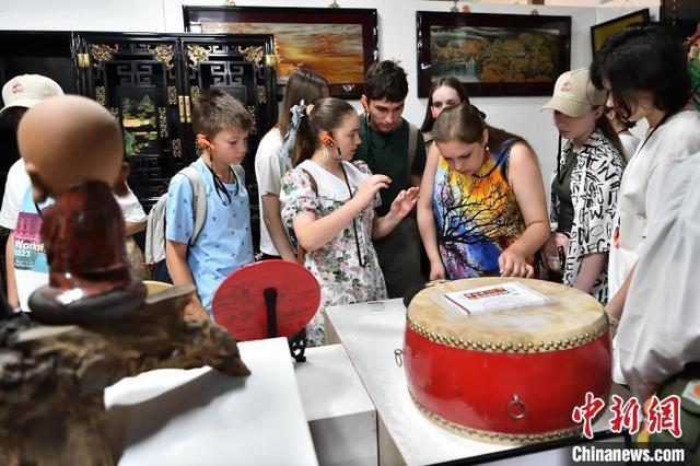 俄罗斯青少年感受山西非遗文化