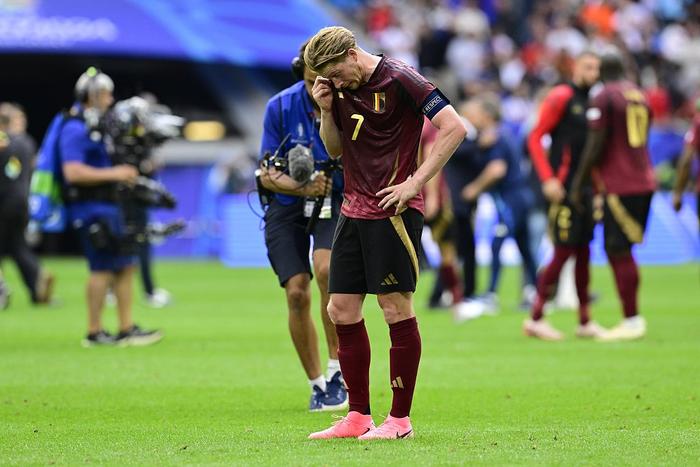 头条欧洲杯｜科斯塔止住C罗的眼泪，乌龙球是法国最好的前锋