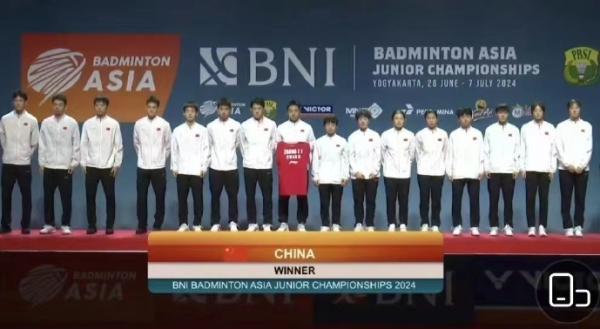 羽毛球亚青赛混合团体赛中国队夺冠
