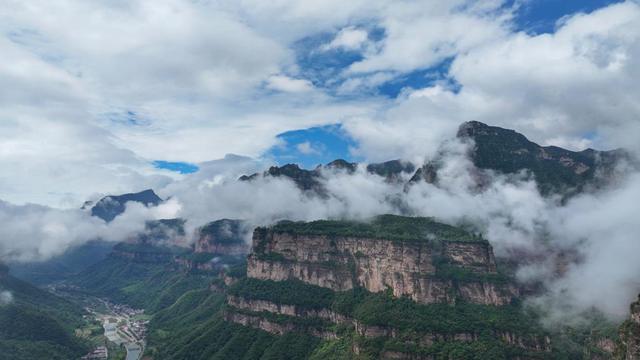 河南太行大峡谷夏日云海美不胜收