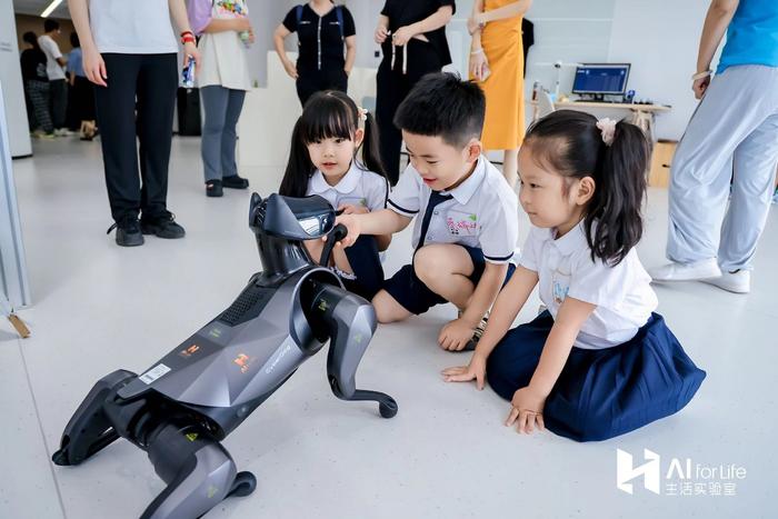 让玩具“开口”说话 为生活设计实验 北京海淀AI“生活实验室”开放