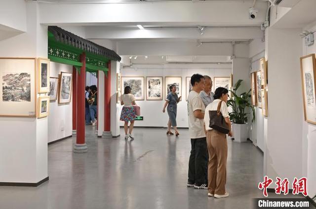 荔湾梅江两地书画摄影文化交流活动成果作品展在广州开展