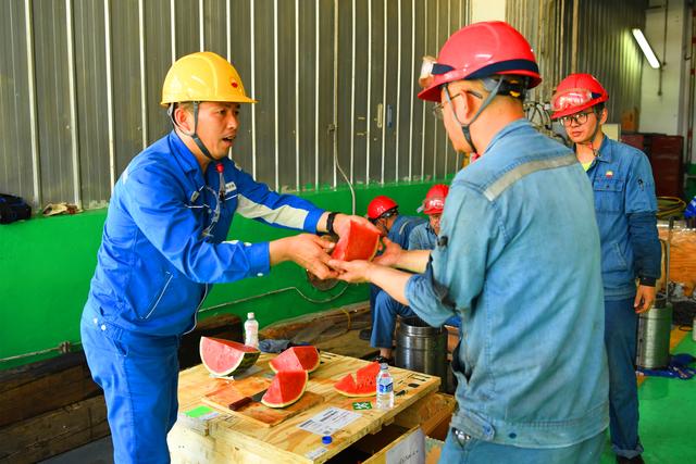 吉林石化建修公司：在热辣滚烫里为员工撑起“清凉伞”