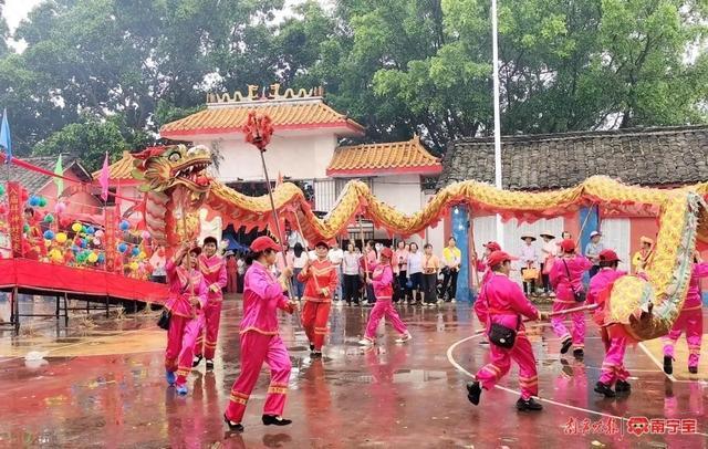 文化中国行 | 唱山歌、跳麒麟舞……这个城隍庙会上演多彩民俗活动