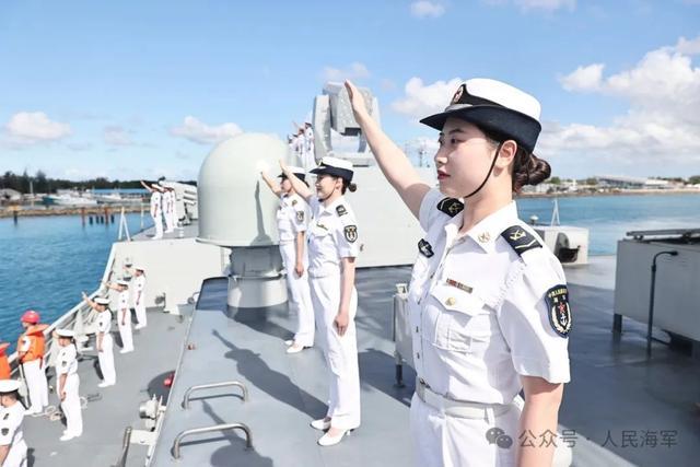 海军淄博舰抵达汤加