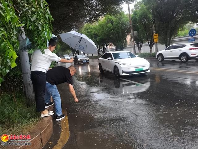 乌鲁木齐各区多举措应对强降雨天气 保障群众生产生活安全