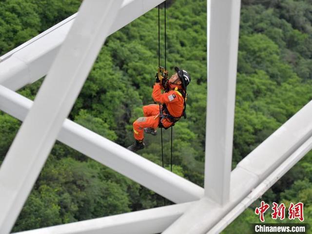 吉林森林消防开展高空绳索救援比武