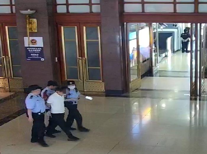 夏季治安打击整治行动启动10天，北京铁警处理不法人员25名