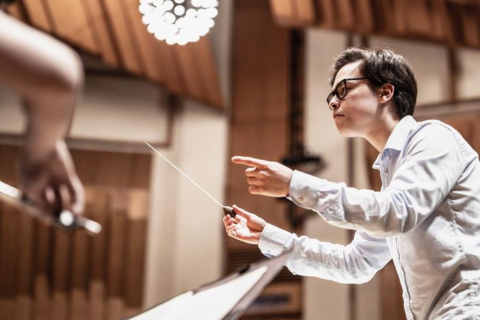 24岁芬兰指挥家佩多高斯基出任香港管弦乐团音乐总监