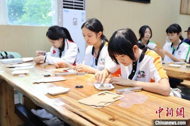 香港培侨中学师生到广州中医药大学开展研学活动