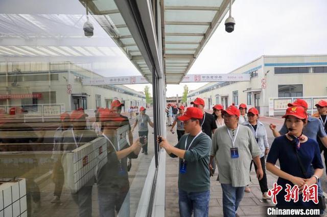 四川成都：24家海外华媒参访中国川菜产业城