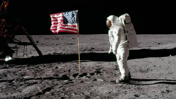 俄航天局长：美国人真的登上了月球