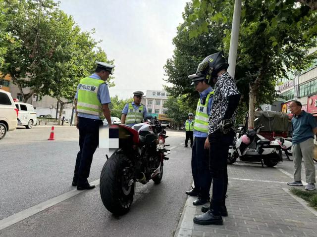 摩托车非法改装“炸街”扰民，武功交警严查