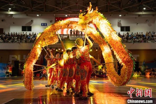 浙江富阳“富村篮”与贵州“村BA”篮球友谊赛在杭州举行