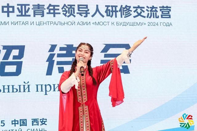 【侨一瞧】塔吉克斯坦女孩米娜鼓励大家学中文 亲身来感受一个真实的中国