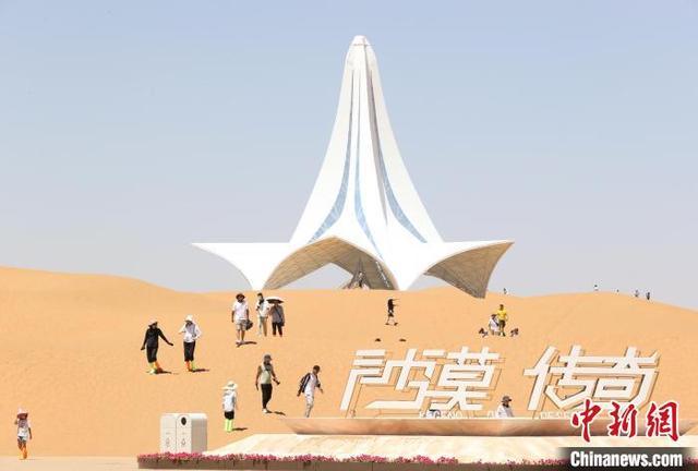 宁夏：腾格里沙漠迎来旅游旺季