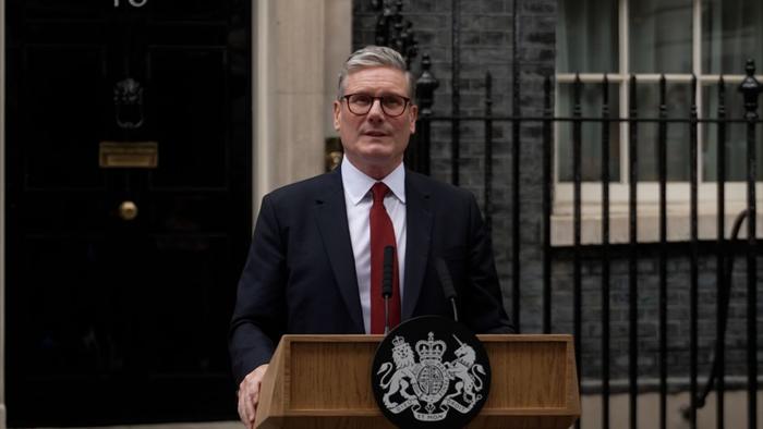 英国新首相要“一砖一瓦”重建国家，会把中英关系带向何处？