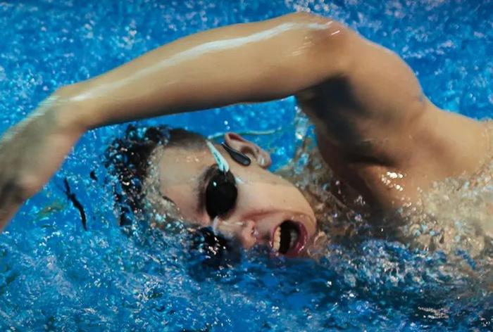 天花板级游泳「骨传导耳机」仅百元，水下2m也能听，游泳必备，真IPX8级防水！！