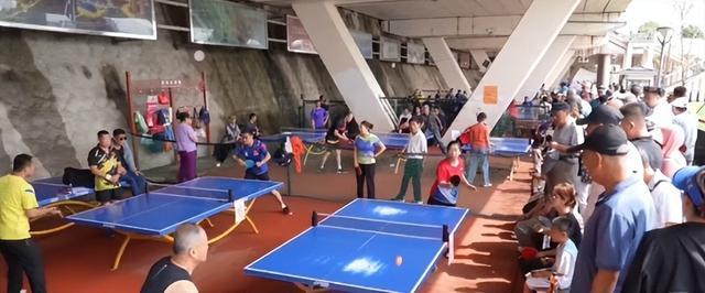 中国乒协首届国球进公园系列赛吉林市赛区挥拍开战