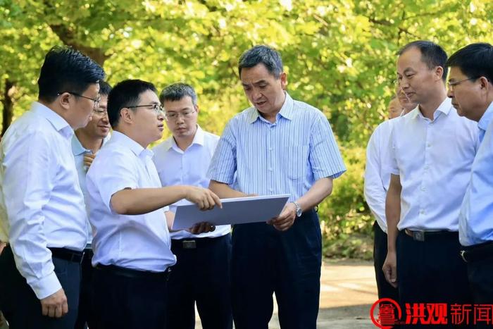 李红军调研梅岭天街规划建设情况