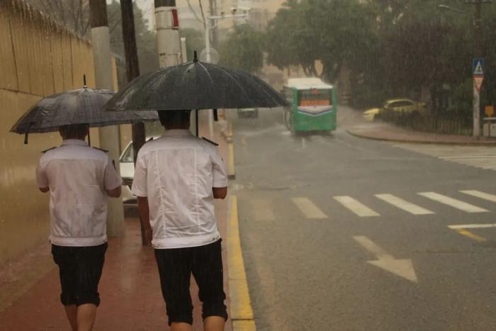 重要预报！青岛南部有暴雨或大暴雨，局部特大暴雨