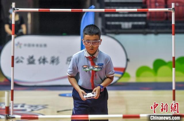 乌鲁木齐：智力运动会航空科技模型项目比赛吸引青少年参加