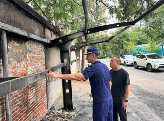 北京一小区车棚深夜大火，初判因外卖员一个举动埋隐患……