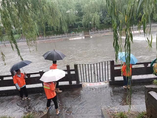 郑州“两河一渠”水位平稳，提醒市民汛期远离河道！