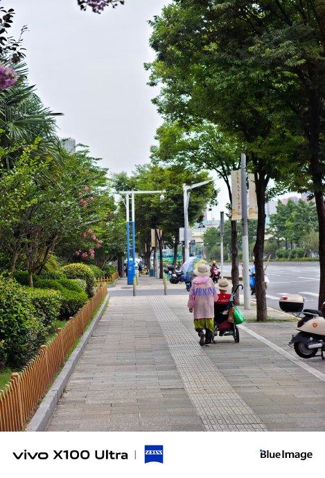 33℃的天气，在外面当街溜子…