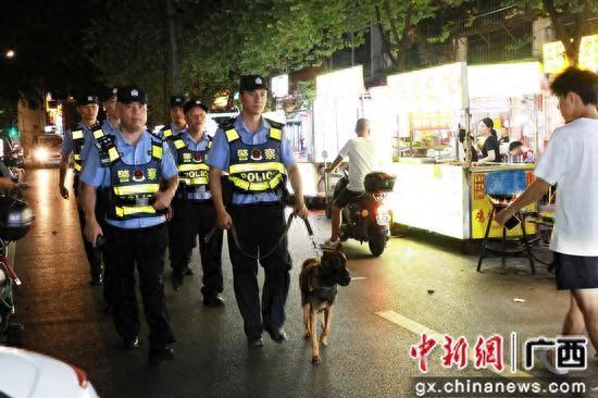 柳州集结4000余名警力 拧紧夏夜“安全阀”