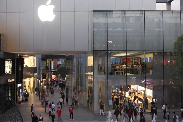 苹果重回第一！“iPhone中国销量被小米反超”？网友：价格才是王道