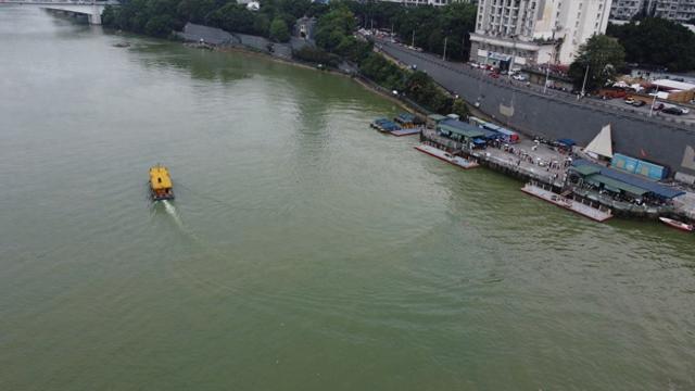 柳州水上公交一号线恢复运营，二号线的码头设施正在抢修中
