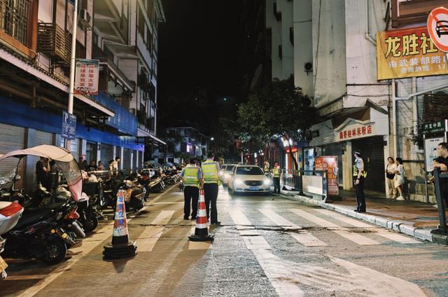 桂林交警周末三天查获130名酒驾司机