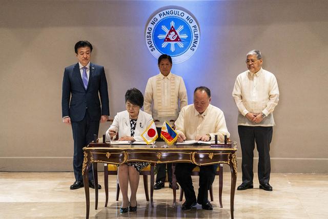 日菲签署《互惠准入协定》，专家：日本欲借菲律宾在战略上牵制中国