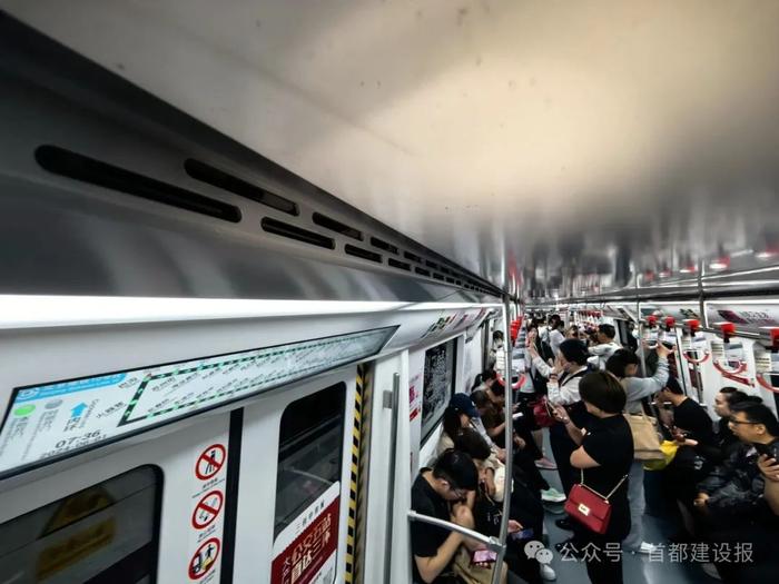 17条地铁线路上半年运送乘客13.55亿人次