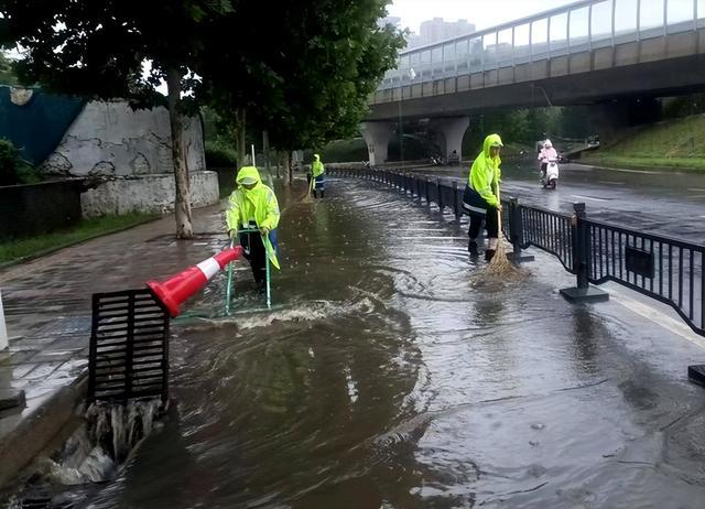 直面强降水 打好主动战——郑州城管做好本轮降雨应对工作