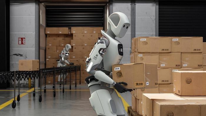揭秘走进汽车工厂的中美人形机器人｜硬氪分析