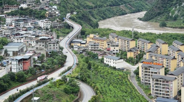 新刊抢读丨这条“致富路、幸福路、连心路、振兴路”，记者穿山越岭探访