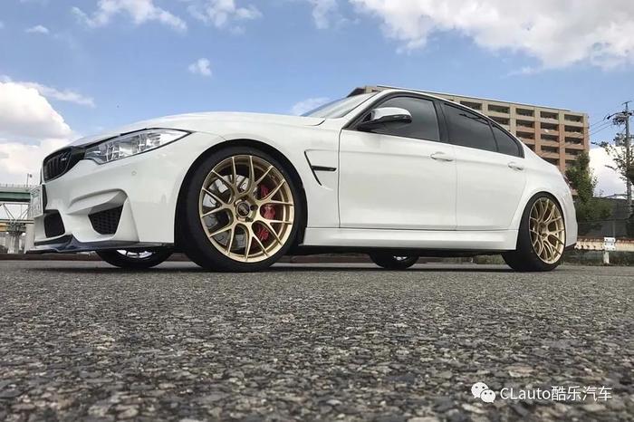 BBS RE-V7，这是属于BMW的经典，也是最为赛道的单片锻造 | 酷乐汽车