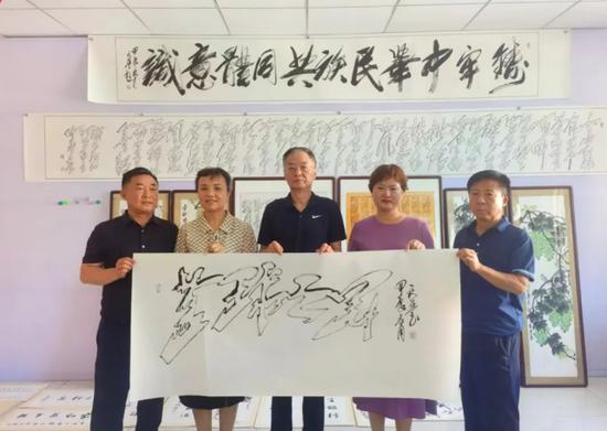 叶城县举行书画家协会揭牌仪式