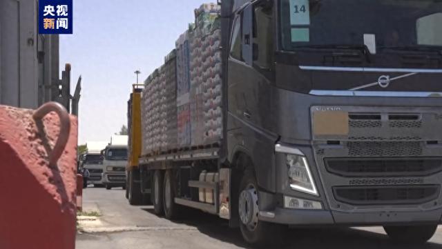 阿联酋80吨救援物资车队抵达加沙地带
