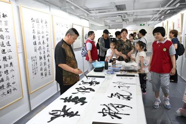 搭建残疾人艺术交流展示平台！“共享芬芳 共铸美好——中国人保杯寻找最亮的星”全国书画摄影巡展启动