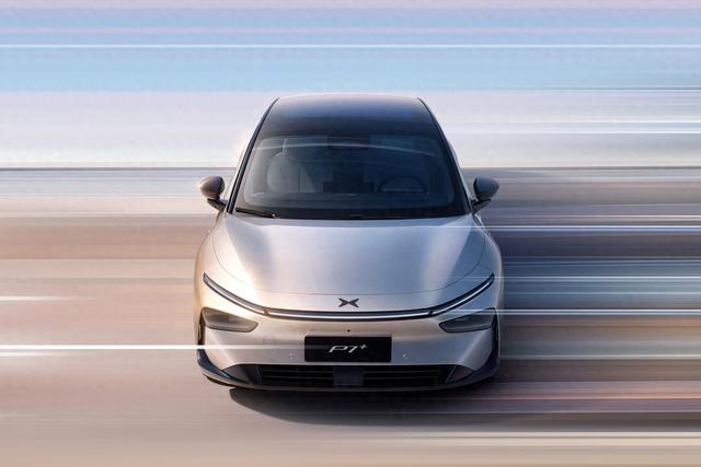 小鹏汽车董事长何小鹏宣布推出全新车型P7+，开启智驾新时代