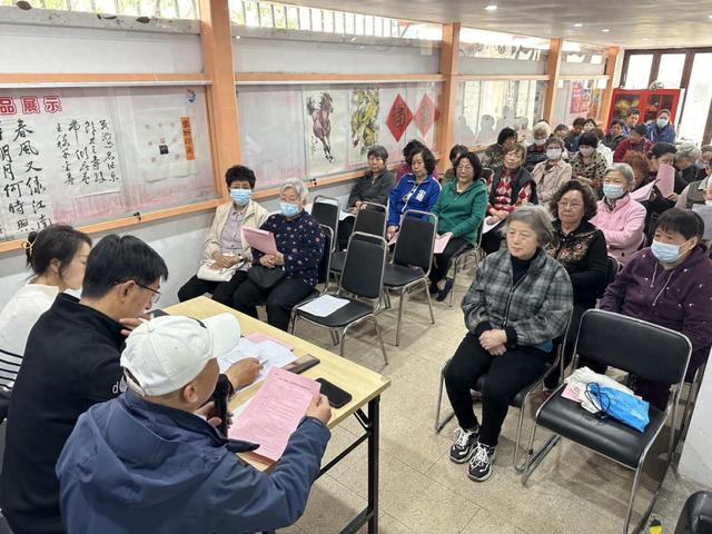 上海长宁将便民服务送到居民家门口