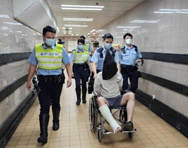 香港男子在医院袭警欲抢夺佩枪 警员迅速制服拘捕