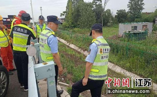 京沪支队全力以赴筑牢汛期交通安全防线