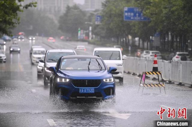 安徽合肥遭遇强降雨天气