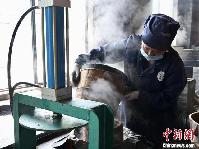 浙江常山芳村古法木榨技艺：高温蒸粉 击饼出油