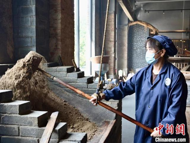 浙江常山芳村古法木榨技艺：高温蒸粉 击饼出油